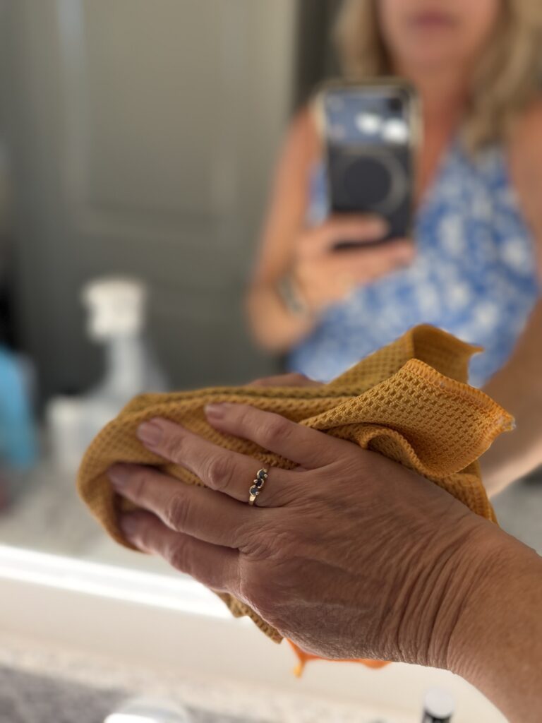 mirror cleaning